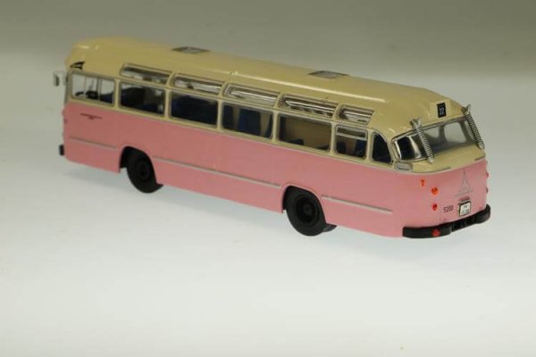 Stadt im Modell 10145 Magirus Deutz Saturn II Schnellbus 5200